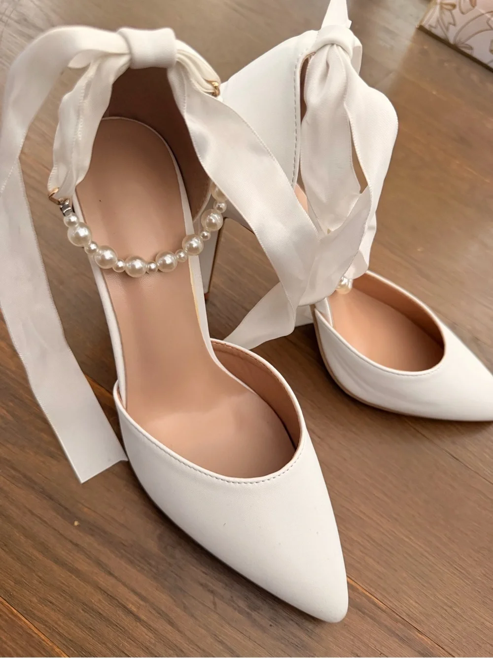 SHEIN White Pearl-Tie Pointed High Heels